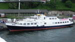 MS Binz, IMO 6801822, am 10.06.24 im Hafen von Sassnitz auf der Insel Rügen.
Das Schiff stammt ursprünglich aus Husum. Dort wurde es 1967 als „Stadt Flensburg“ gebaut und gehört seit 2013 zur Flotte der Reederei Adler-Schiffe.