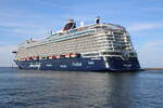 Heckansicht der Mein Schiff 7 am Abend des 02.09.2024 in Warnemünde