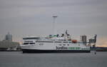 Die Scandlines Fähre Berlin auf dem Seeweg von Rostock nach Gedser beim Auslaufen im Rostocker Überseehafen 15.02.2025