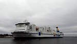 Das 220m lange Fährschiff TINKER BELL am 08.11.24 in Rostock.