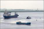 Rush hour ;-) auf der Weser am 22.08.2007. Im Vordergrund ist der Kmo LASS NEPTUN (IMO9030503) Richtung Nordsee unterwegs whrend der bulk carrier STAR EVANGER (IMO 8220072) Weser aufwrts fhrt. Die Fhre NORDENHAM schlngelt sich, aus der Geestemndung kommend, Richtung Nordenham-Blexen hindurch.