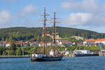 Brigg ROALD AMUNDSEN einlaufend in den Sassnitzer Hafen.