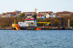 Die ARKONA des WSV Stralsund mit zu Wasser gelassenem Rettungsboot im Sassnitzer Hafen. - 26.11.2024
