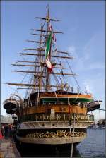 Die Heckansicht des italienischen Segelschulschiffes AMERIGO VESPUCCI. 27.08.2010