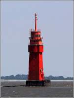 Das 39 m hohe Leuchtturm Robbenplate wurde 1923 in der Außenweser in Betrieb genommen. Seit 1931 ist er das Oberfeuer der Richtfeuerstrecke Robbenplate. Er trägt die internationale Ordnungsnummer B 1214.1. 22.07.2014