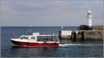 Die 2007 gebaute BESSIE JAMES ist eine kleine Personenfhre zwischen den Hfen Fowey und Mevagissey in Cornwall. Sie ist 12,3 m lang, 3,7 m breit und bietet 50 Passagieren Platz. Die Maschine leistet 373 kw und ermglicht eine Geschwindigkeit von 20 kn. Hier verlsst sie am 31.05.2012 den Hafen von Mevagissey und passiert dabei das Molenfeuer auf der Victoria Pier.