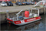 Dies Aluboot der Feuerwehr Stralsund mit der Nr. 88/79/1 liegt im Hafen neben dem Hafenmeisterbüro. 07.05.2019