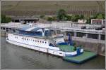 Das Kneipen- und Discoschiff  das boot  liegt im Alten Hafen von Wrzburg. 05.05.2009