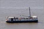 TAUCHER K ist ein 1873 bei Walchen in Elmshorn gebauter Taucherprahm mit 18 m Lnge und 5 m Breite. Ein Iveco-Diesel sorgt fr den Antrieb. Hier ist das Schiff am 30.08.2008 whrend der Ltten Sail auf der Weser unterwegs.