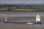 Die 1997 gebaute BARBARA (IMO 9113226) fhrt am 20.07.2008 Weser aufwrts. Sie ist 99 m lang, 17 m breit und hat eine GT von 4015. Heimathafen ist St. John's (Antigua and Barbuda). Das Lotsenboot KAPITN STOEWAHSE begleitet es an der Backbordseite.