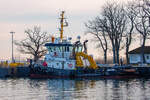 Schlepper SEELÖWE im Hafen Lauterbach.