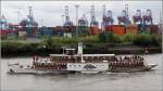 Die 1905 gebaute FREYA (IMO 8657031) ist am 12.05.2013 auf der Elbe in Hamburg unterwegs. Sie ist 51,60 m lang, 11,40 m breit und kann 250 Passagiere befrdern. Sie verfgt sowohl ber eine 2-Zylinder Verbundmaschine mit einer Leistung von 103 kw als auch ber einen 400 kw leistenden Diesel. Heimathafen ist Kiel. Frhere Namen: WESTERSCHELDE, DE ZWAAN, DE NEDERLANDER