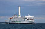 Die Scandlines Fähre Copenhagen auf ihrem Seeweg von Gedser nach Rostock am Mittag des 10.08.2024 vor Warnemünde.