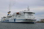 Die TT-Line Fähre Tom Sawyer auf dem Seeweg von Trelleborg nach Rostock beim Einlaufen am 30.08.2024 in Warnemünde.