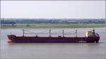 Die 2002 gebaute FEDERAL WESER (IMO 9229972) am 02.09.2011 Weser aufwrts fahrend. Dieser Bulker ist 200 m lang, 24 m breit, hat eine GT von 22.654 und eine DWT von 37.372 t. Heimathafen ist Majuro (Marshall Islands).