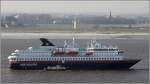 Die 1997 gebaute NORDNORGE (IMO 9107784) verlsst am 11.02.2013 nach einem Werftaufenthalt Bremerhaven um am 12.02.2013 wieder den Liniendienst der Hurtigruten ab Bergen aufzunehmen. Sie ist 123 m lang, 19,5 m breit, hat eine GT von 11.384 und eine DWT von 1.172 t. Heimathafen ist Narvik (Norwegen).