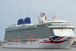 Die BRITANNIA IMO-Nummer:9614036 Flagge:Bermuda Flagge:Bermuda Länge:330.0m Breite:44.0m Baujahr:2015 Bauwerft:Fincantieri,Monfalcone Italien beim auslaufen aus Hamburg aufgenommen am 10.09.25 Die BRITANNIA IMO-Nummer:9614036 Flagge:Bermuda Flagge:Bermuda Länge:330.0m Breite:44.0m Baujahr:2015 Bauwerft:Fincantieri,Monfalcone Italien beim auslaufen aus Hamburg aufgenommen am 10.09.25