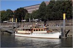 Die elegante Luxusyacht NEDEVA wurde 1930 in de USA gebaut. Sie ist 23,46 m lang und 4,9 m breit. 2010 wurde sie nach Deutschland geholt. Hier liegt sie am 07.09.2016 an der Schlachte in Bremen.